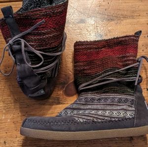 Toms Moccasin boots women's size 9